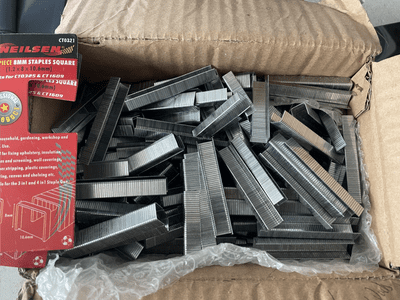 Staples Mixed Box 8mm 10mm 12mm