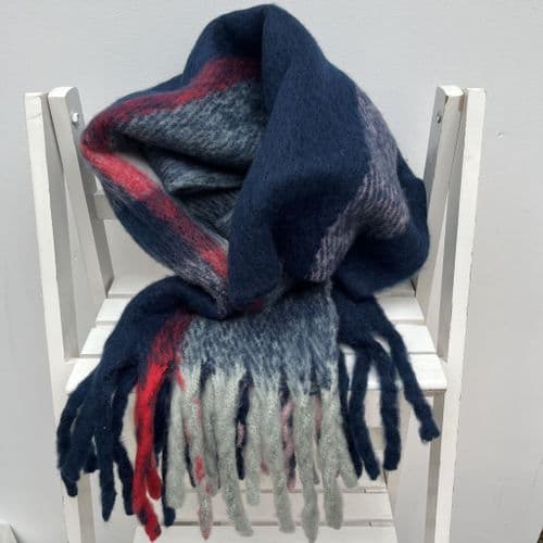 SALE: Cosy, warm scarf - navy, pink, red