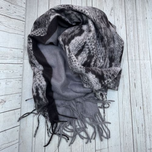 SALE: Gorgeous animal print grey scarf
