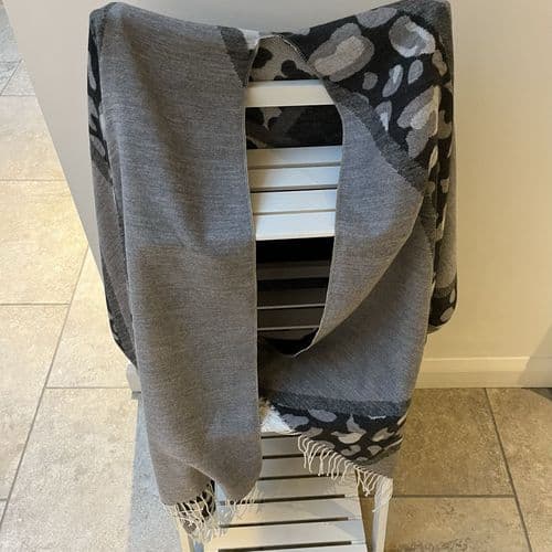 SALE: Gorgeous reversible wrap - various colours