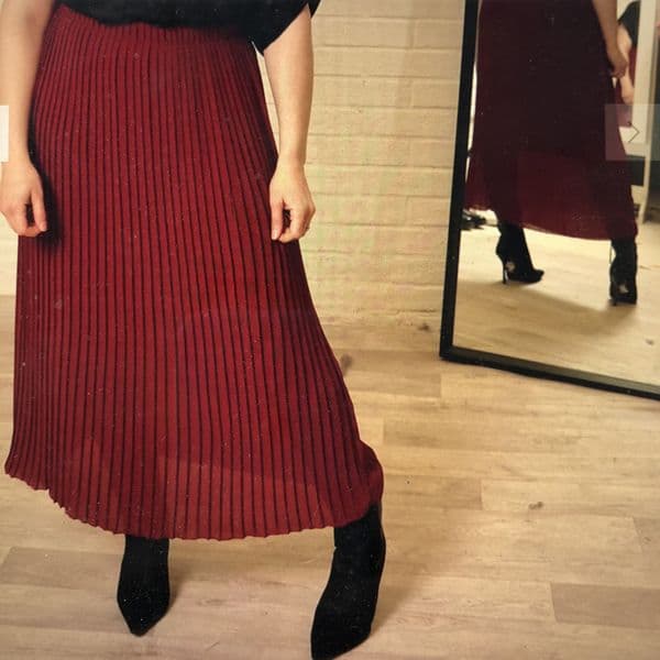 SALE: Luxurious pleated skirt - fabulous colours