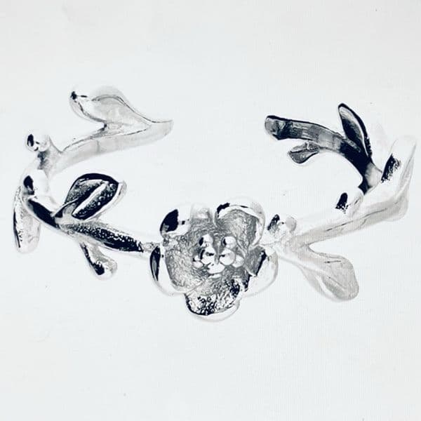 Silver toe ring - floral garland design