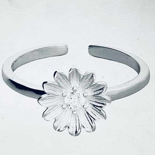 Silver toe ring - flower design
