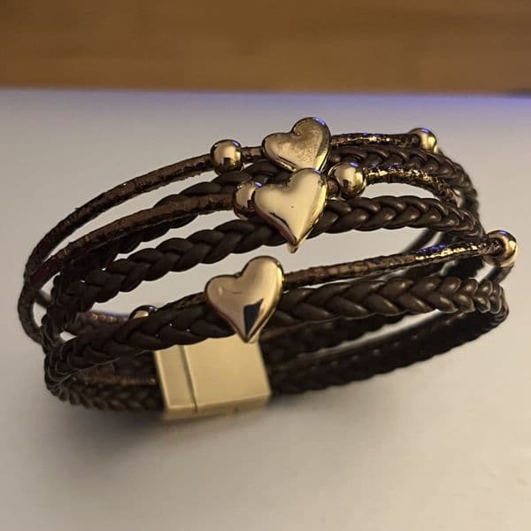 Special Offer: Fabulous hearts bracelet