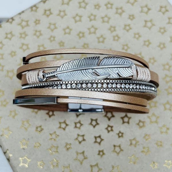 Special Offer: Faux leather bracelet with feather - champagne