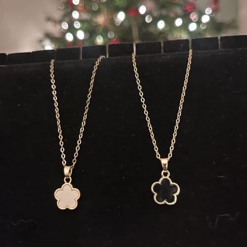 Special Offer: Flower necklace - various colours