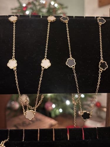 Special Offer: Flowers necklace - various colours