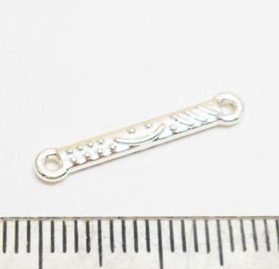 Bar 'Smile' connector x 12. Silver Plated.