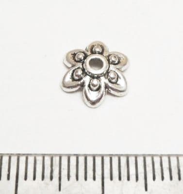 Beaded flower beadcap x 25. 8mm.