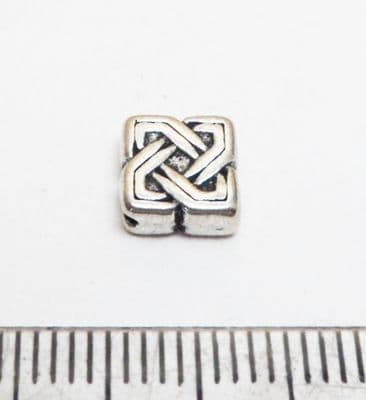 Celtic Square spacer beads x 100. 7mm.