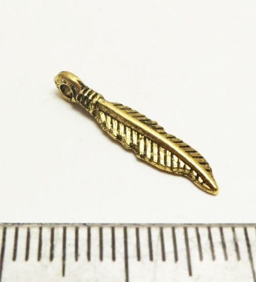 Feather charms / Pendants x 16. 18mm. Gold