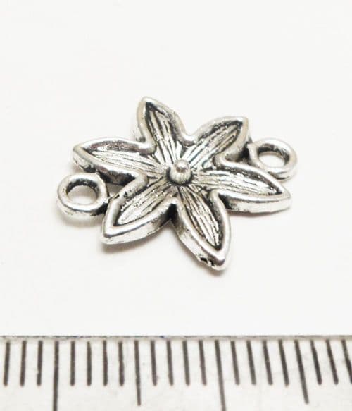 Flower connector / links x 10. 18mm x 16mm