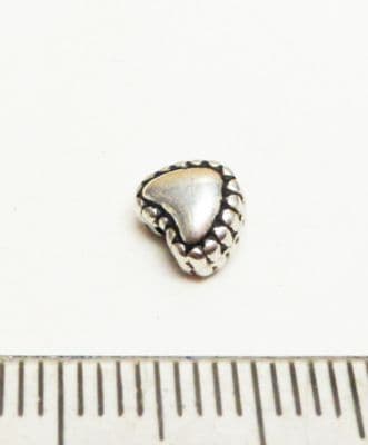 Heart spacer beads x 40. 6mm