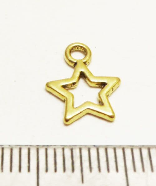 Hollow Star charm x 30.  Bright Gold. 8mm.