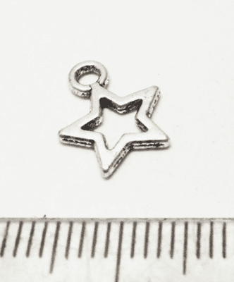 Hollow Star Charms x 30. Antique Silver. 8mm.