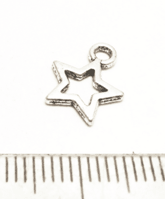Hollow Star Charms x 30. Bright Silver. 8mm.