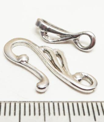 Hook & Loop clasps x 8  24mm. Silver