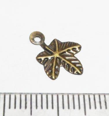 Leaf charms x 200. 14mm.