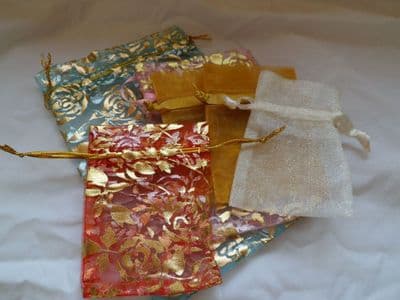 Pack of 6 Organza Bags. (Pack 4). Various sizes & colours