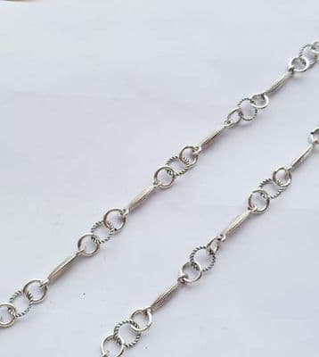 Ridged bar & Twisted ring chain. 1m unfinished length