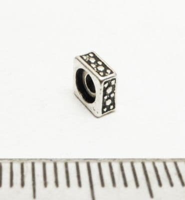 Square spacer beads x 15. 5mm. Silver.
