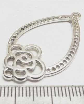 Teardrop Flower chandelier / drop hanger x 10. 37mm x 21mm.