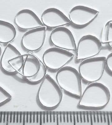 Teardrop link / connector x 20. Silver Plated. 10mm x 8mm.