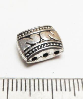 Three hole oval spacer x 8. 11mm x 7mm. Silver