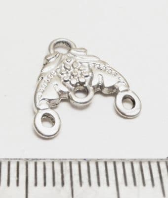 Tibetan Style Silver 3 hole flower drop hanger x 20. 14mm x 18mm.