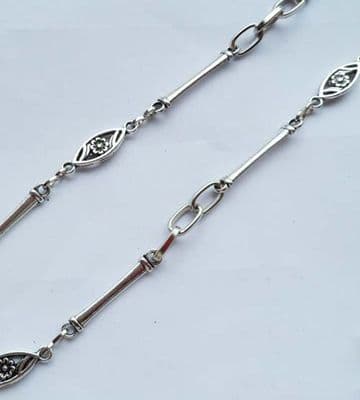 Tibetan Style Silver Oval Flower & Bar chain. 1m length