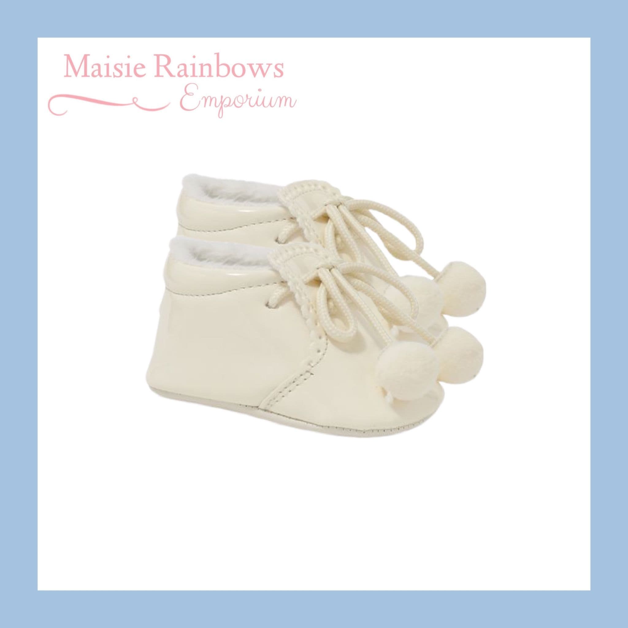 Pom pom 2025 shoe laces