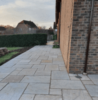 1 m2 Calibrated Raj Green Surrey Riven Sandstone Mixed Sizes 22 mm