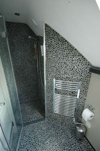 1m2 Black Pebble River Stone Mosaic Tiles perfect for flooring
