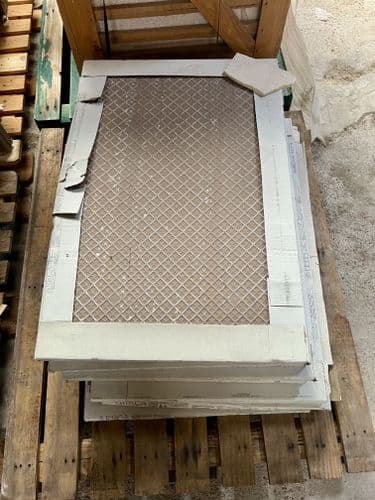 8.1m2 CLEARANCE / DAMAGED Beige Travertine Porcelain 900 x 600 x 20mm
