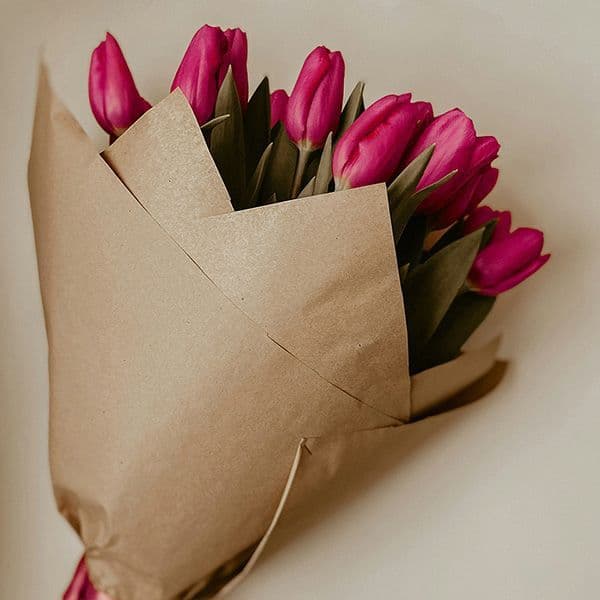 Μπουκετο με 10 τουλιπες φούξια - Bouquet of 10 tulips