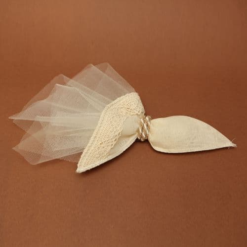 Gauze cotton lace cone favour / Μπομπονιέρα απο γάζα με βαμβακερή δεντέλα