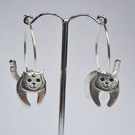 Cat hoop earrings E26