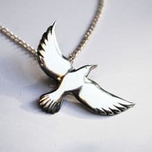 Cornish chough pendant P87