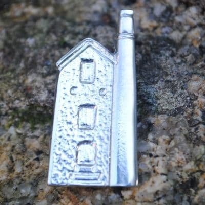 Cornish tin mine engine house Brooch B90