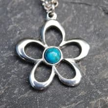 Flower pendant necklace with turquoise P07