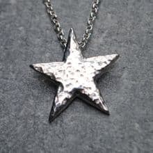 Hammered star pendant P53