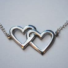 Hearts entwined necklace P78