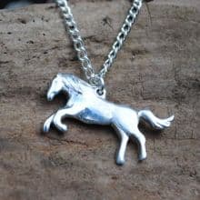 Horse pendant necklace P80