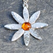 Lily flower pendant necklace with amber P32