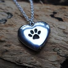 Pawprint heart pendant necklace P55