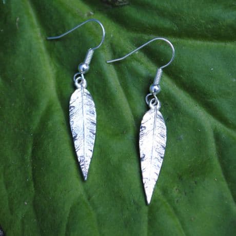 Single leaf earrings