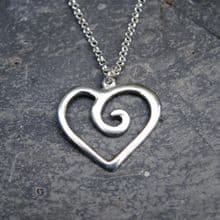 Spiral heart pendant necklace P23