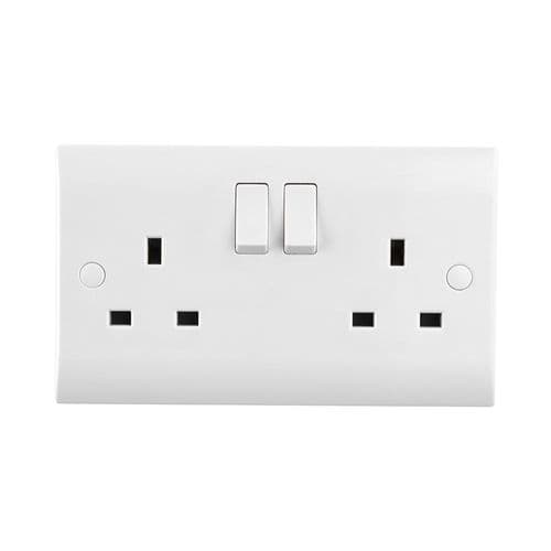 Saxby Curved Edge 13A 2G SP Switched Socket DE421 By Saxby Electrical