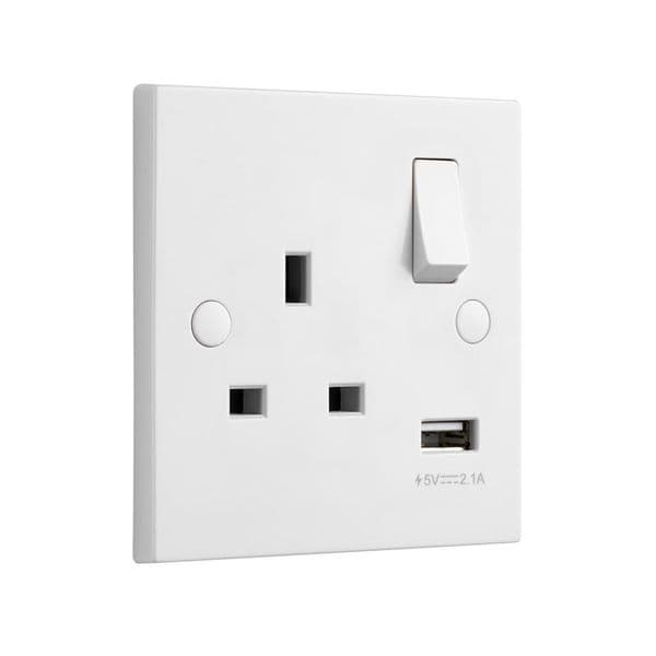 Saxby Square Edge 13A 1G SP Swiched Socket With 2.1V USB SE413 By Saxby Electrical