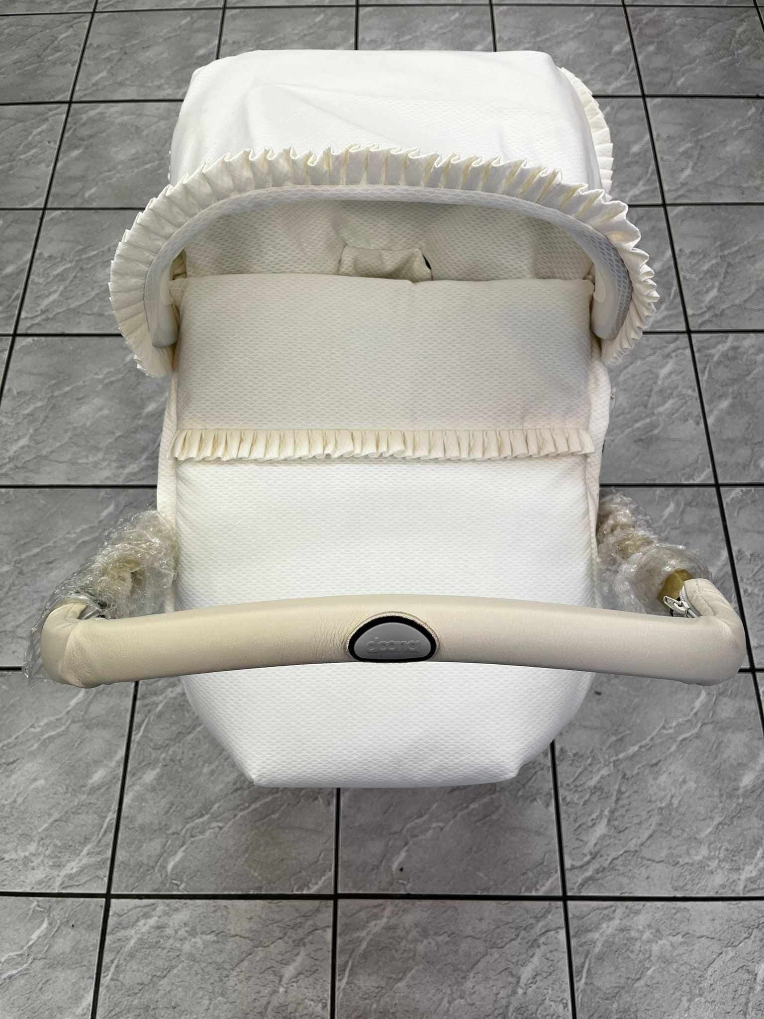 Nubeluna Cream Plain Frilled Pique Doona Car Seat Cover & Hood